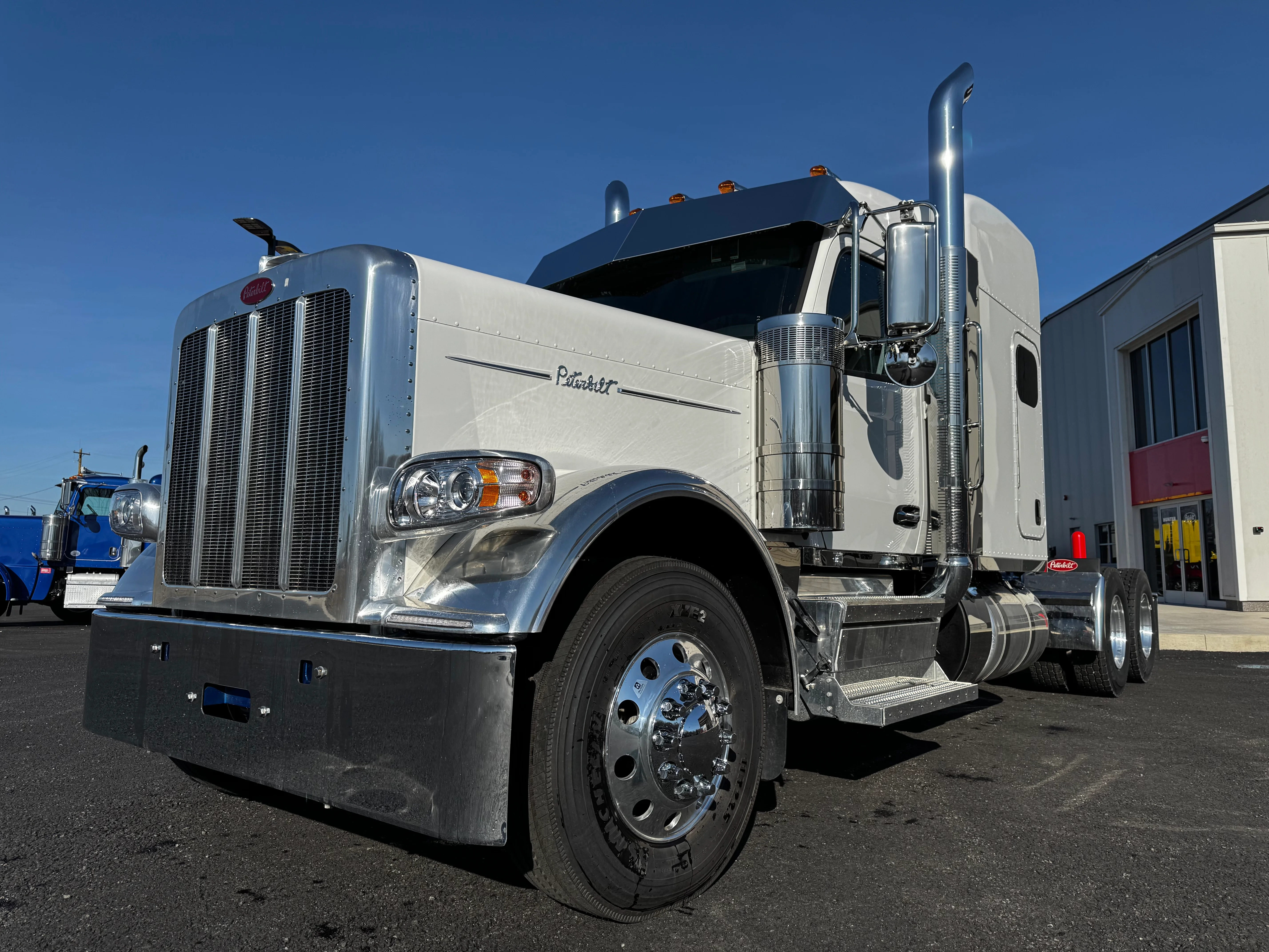 2025 Peterbilt 589 in SCRANTON, PA
