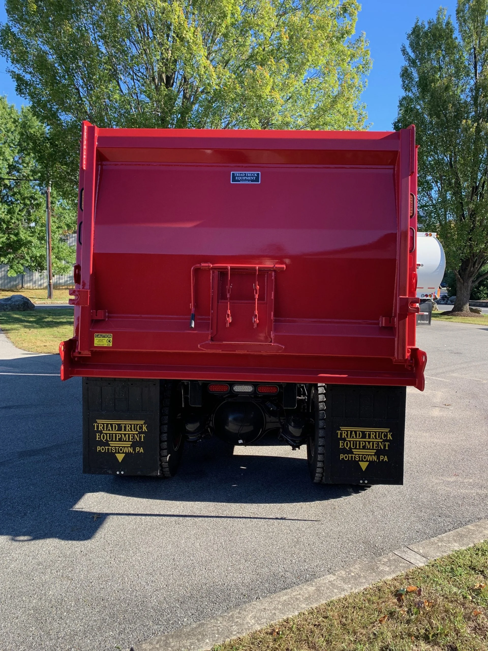 2026 Autocar DC-64 - image 4