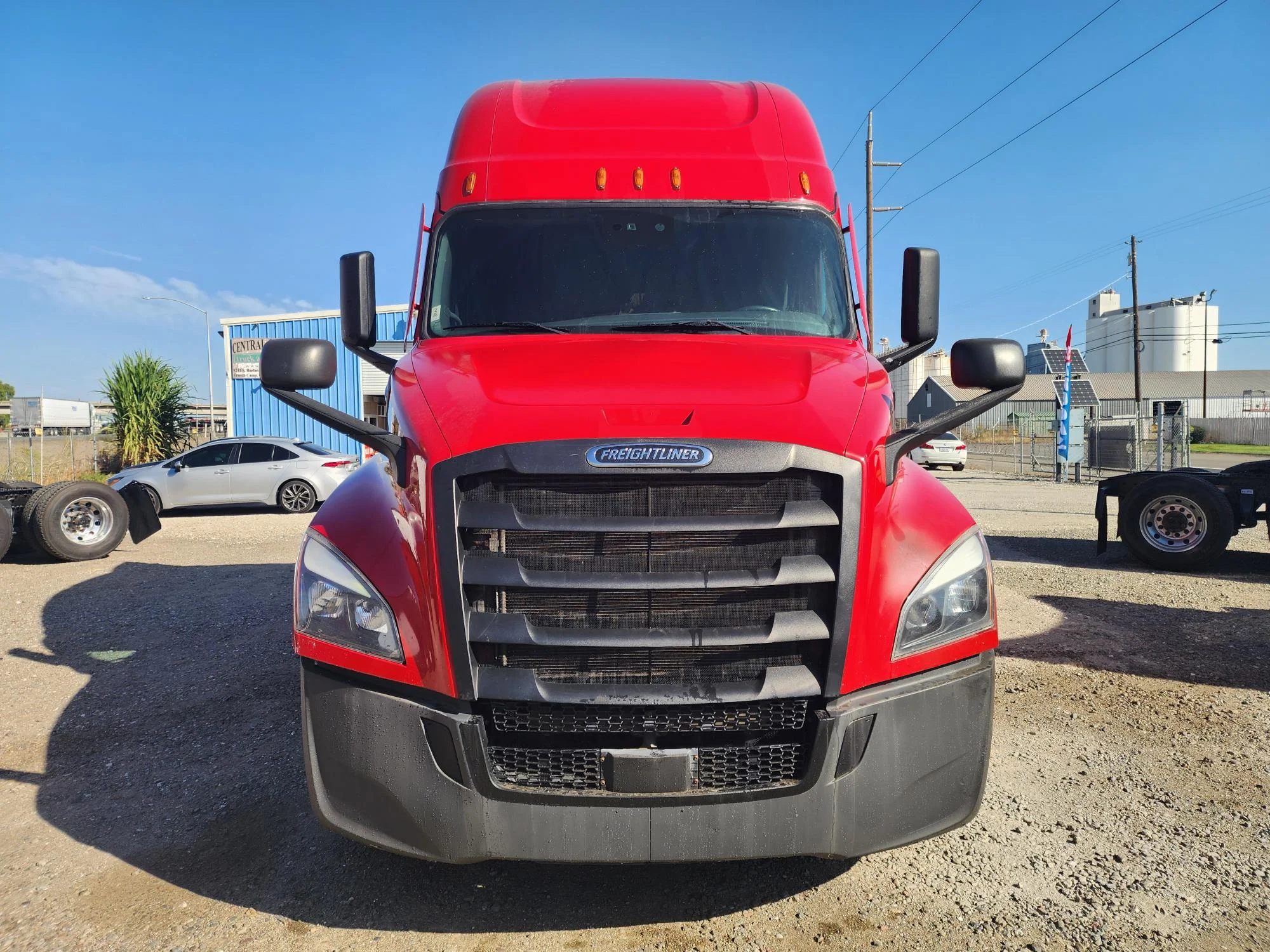 2020 Freightliner Cascadia in French Camp, CA — photo 18