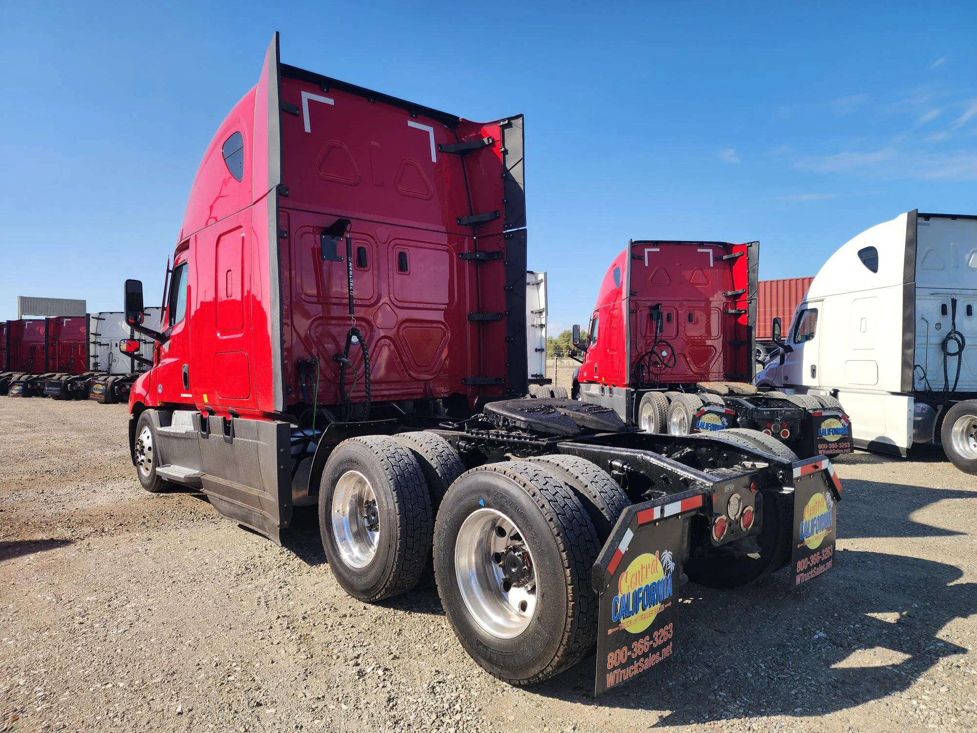 2020 Freightliner Cascadia in French Camp, CA — photo 5
