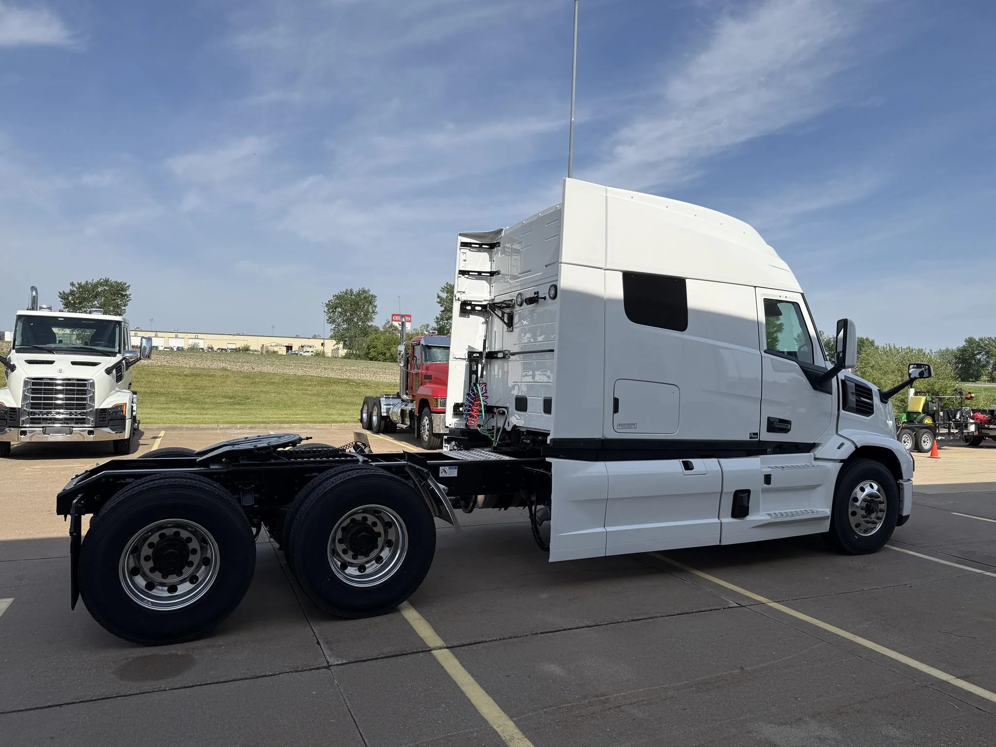 2026 Mack Pioneer — photo 4
