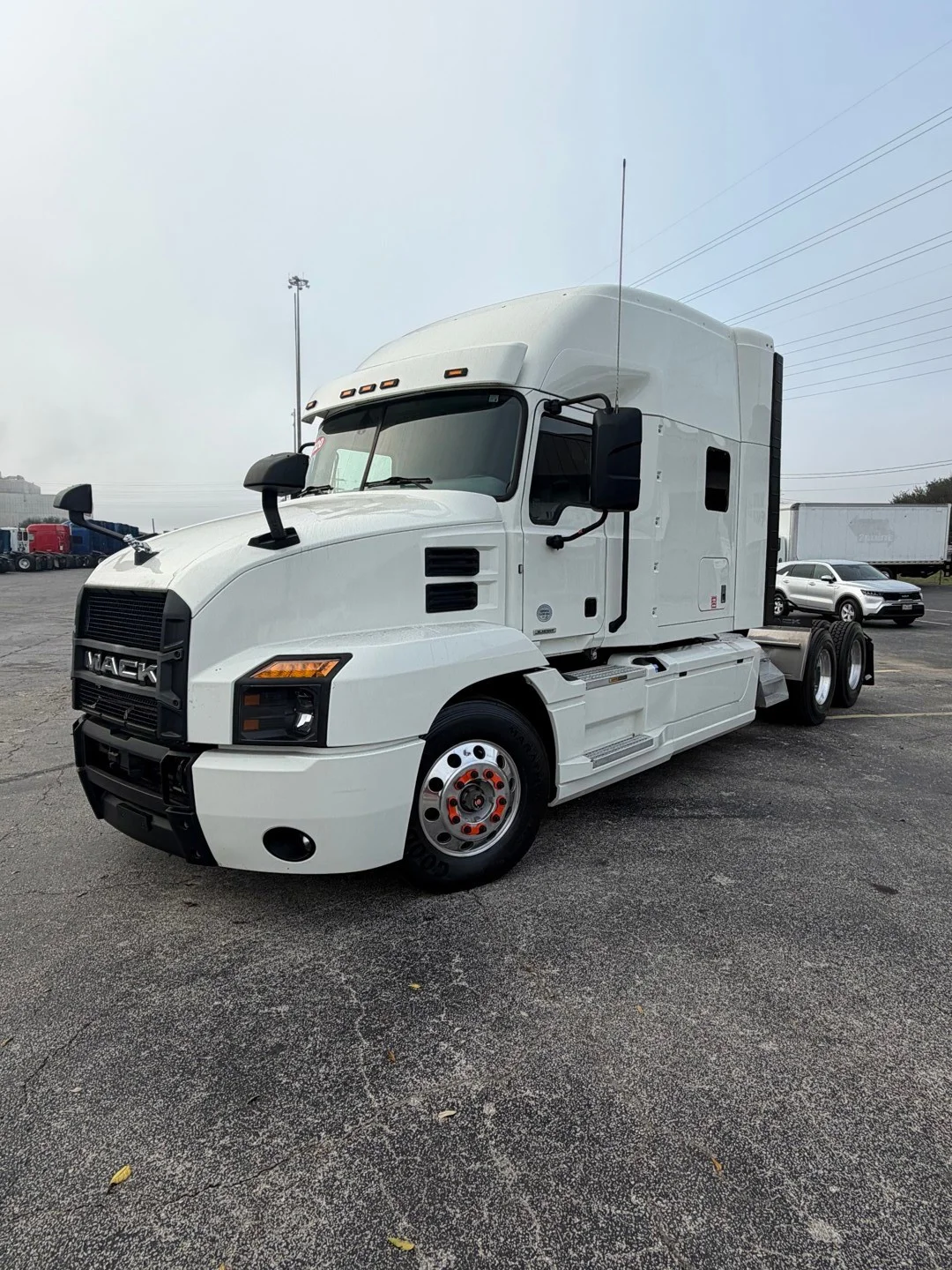 2020 Mack Anthem - image 2