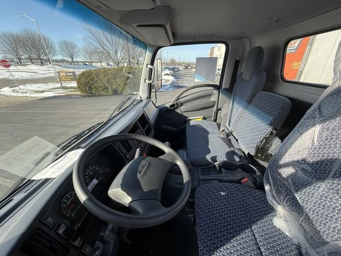 2025 Isuzu NRR in Columbus, OH — photo 11