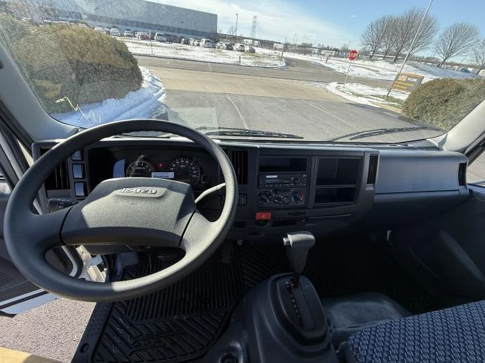 2025 Isuzu NRR in Columbus, OH — photo 13