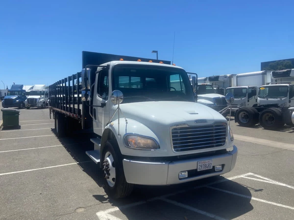 2019 Freightliner M2 106 in West Sacramento, CA — photo 3