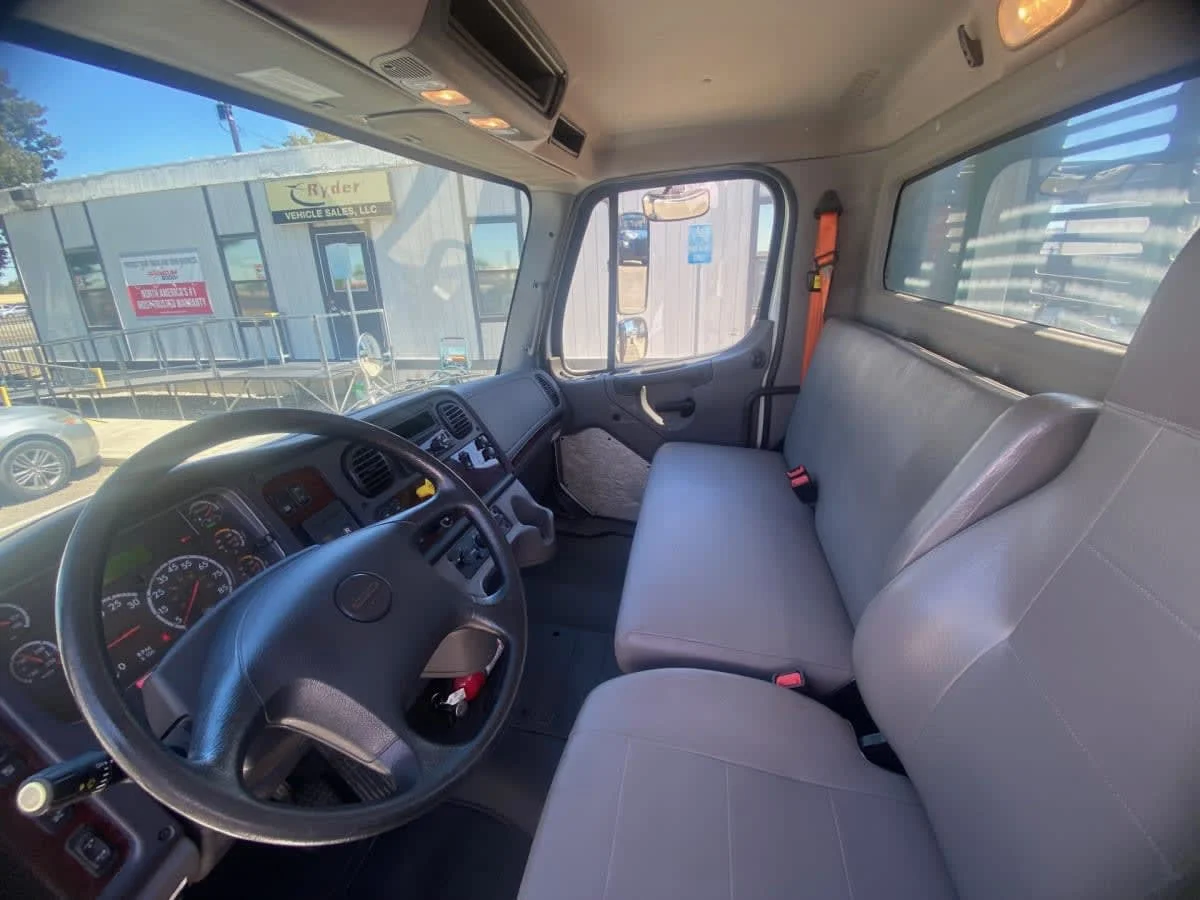 2019 Freightliner M2 106 in West Sacramento, CA — photo 7