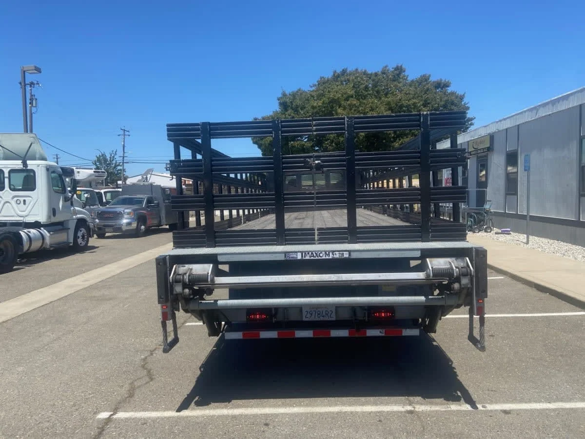 2019 Freightliner M2 106 in West Sacramento, CA — photo 5