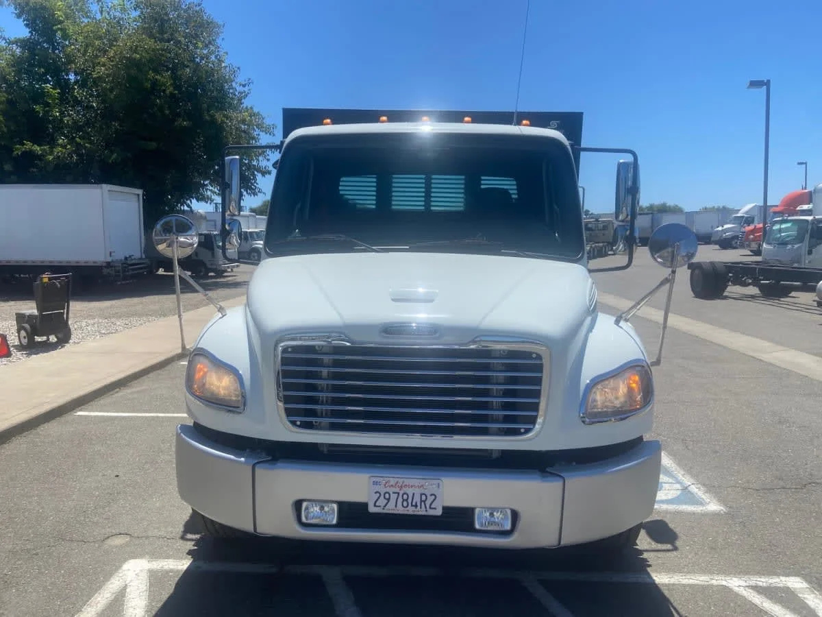 2019 Freightliner M2 106 in West Sacramento, CA — photo 2