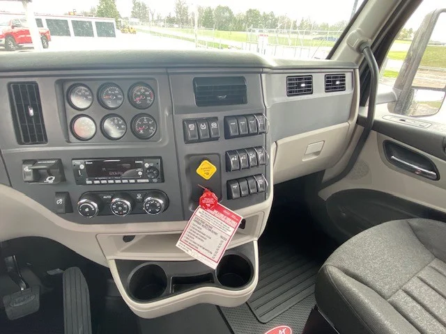 2027 Peterbilt 567 in Lima, OH — photo 14