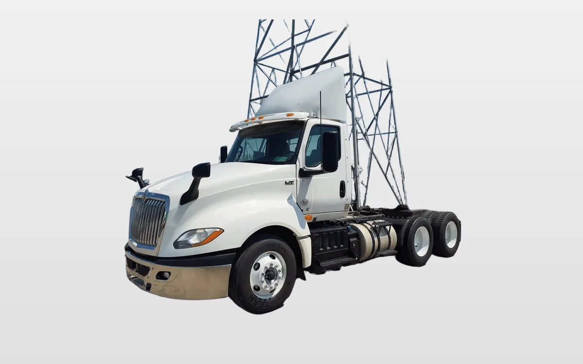 2019 International - image 1