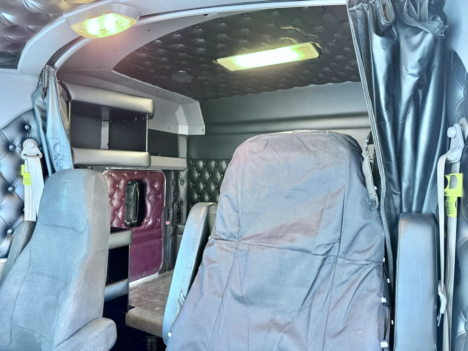 2012 Kenworth T800 - image 20