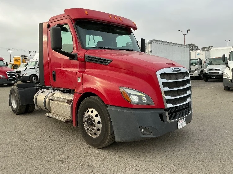 2019 Freightliner Cascadia in Fresno, CA
