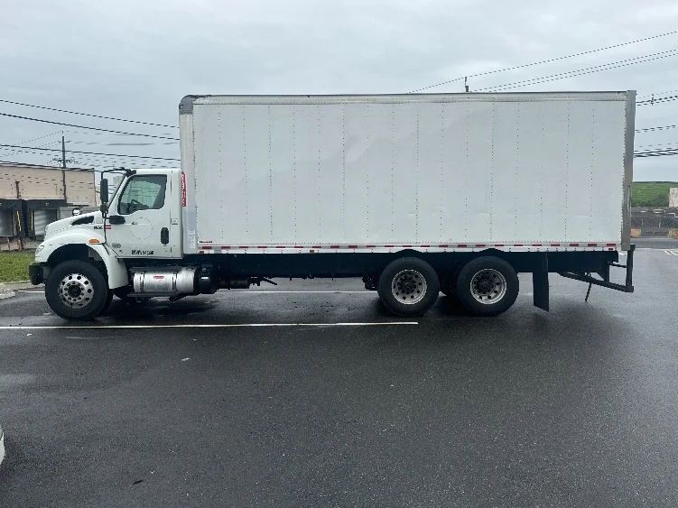 2020 International MV - image 4