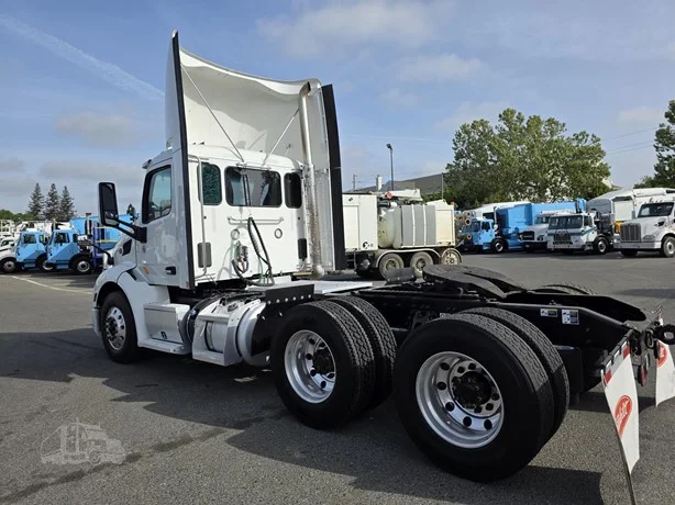 2019 Peterbilt 579 in MS — photo 8