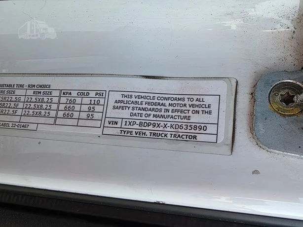 2019 Peterbilt 579 in MS — photo 17