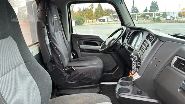 2022 Kenworth T880 - image 18