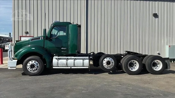 2022 Kenworth T880 - image 4