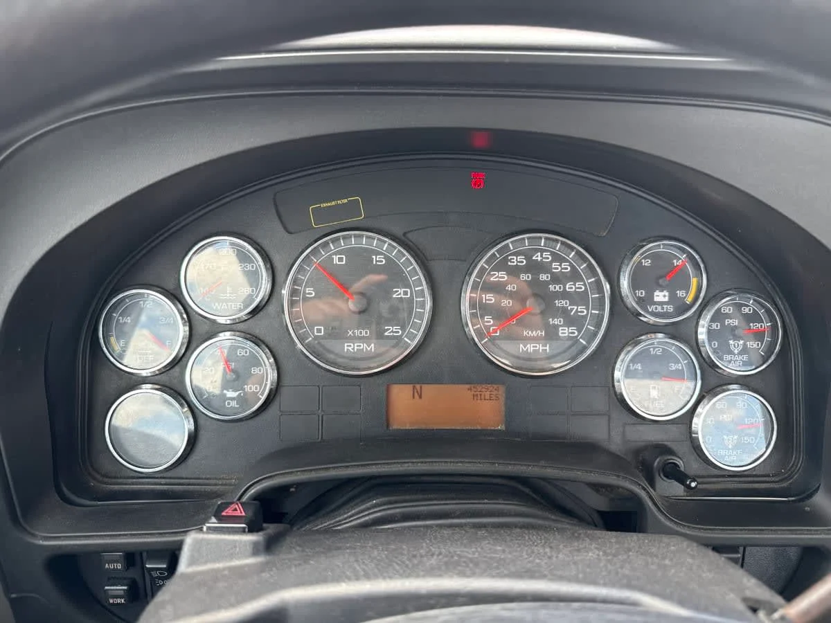 2017 International ProStar in Taylor, MI — photo 11