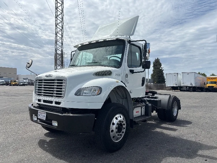 2019 Freightliner eM2 in West Sacramento, CA — photo 3