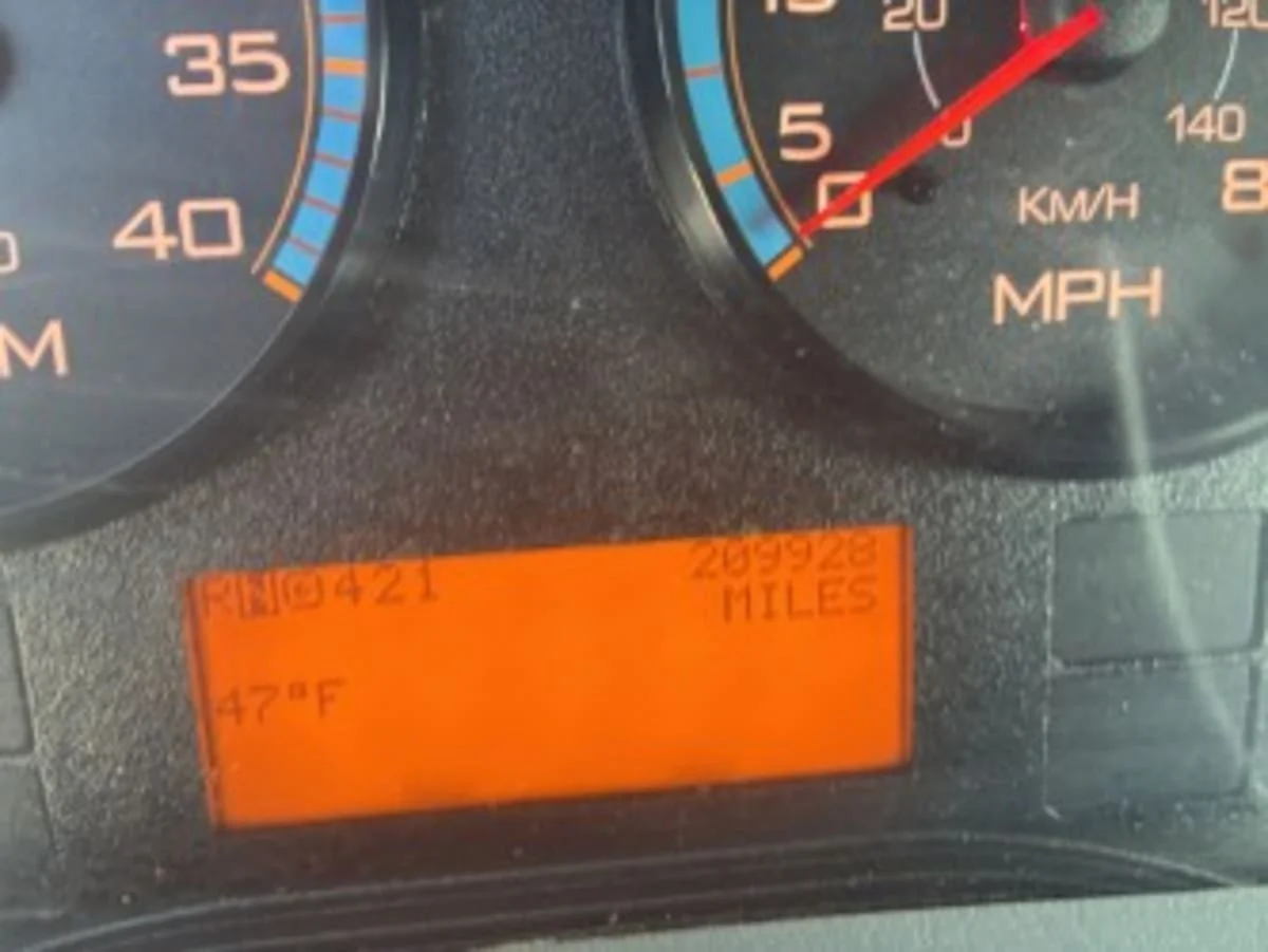 2017 International 4300 - image 12