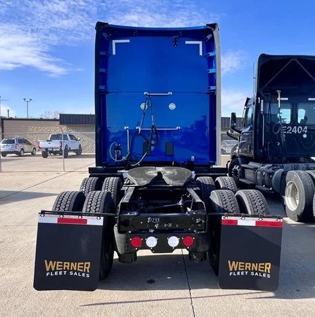 2023 Kenworth T680 in Location: Omaha, NE — photo 5