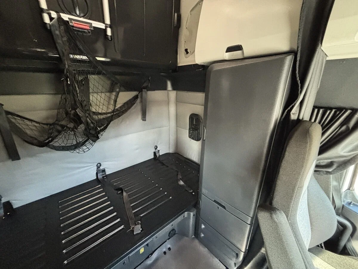 2021 Freightliner Cascadia - image 22