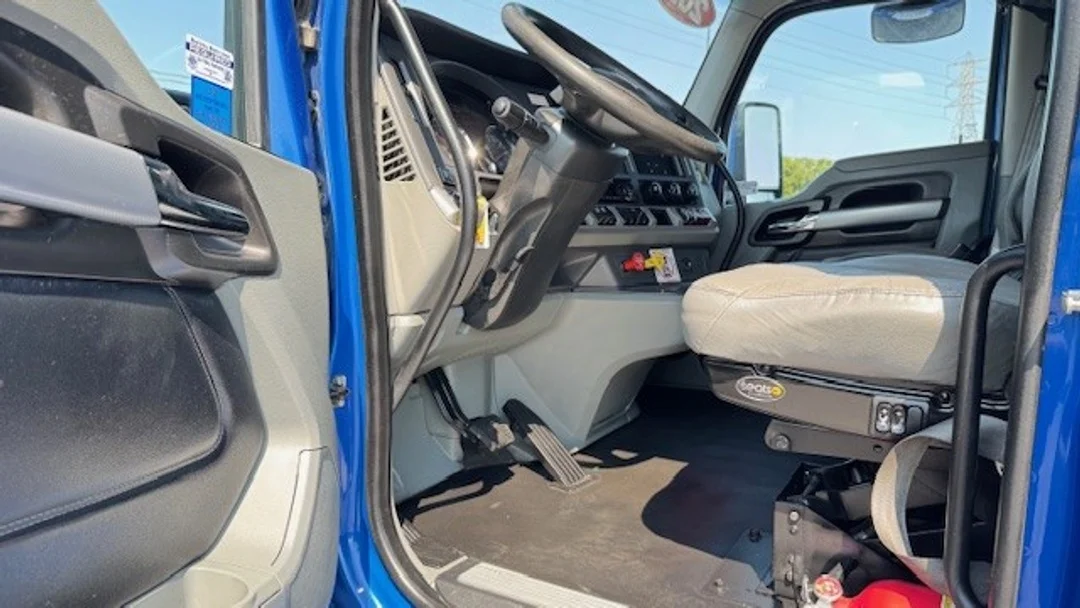 2021 Kenworth T680 - image 13