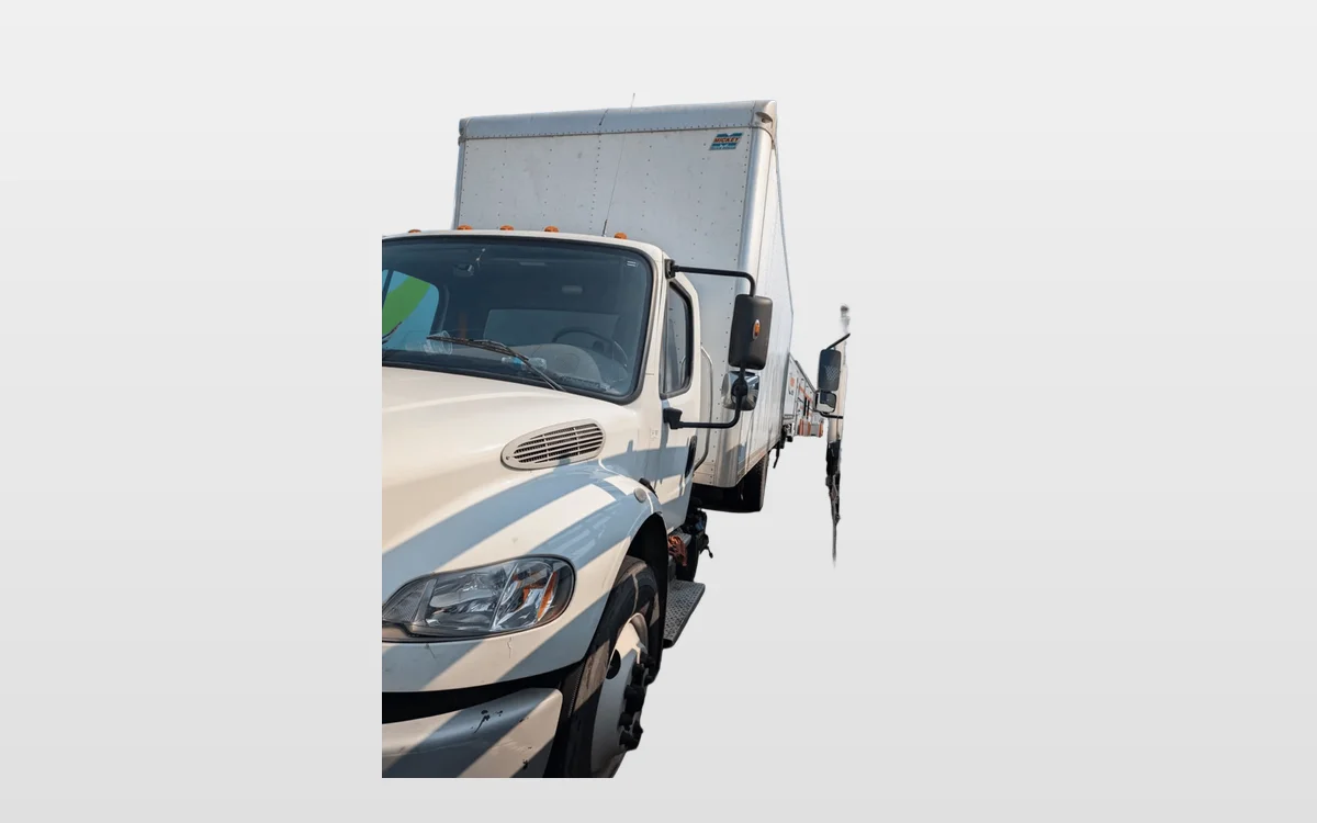 2019 Freightliner M2 106 - image 1