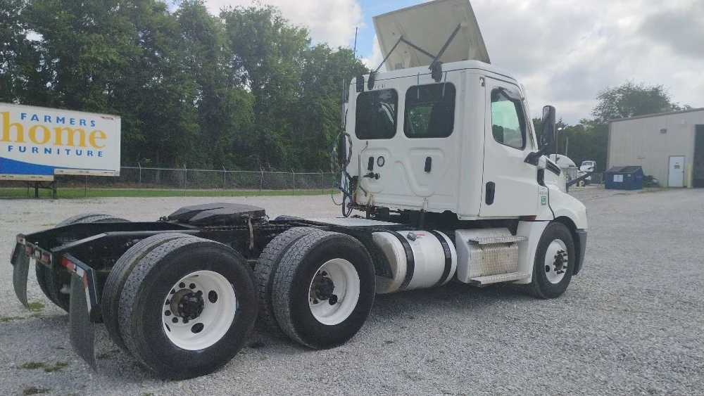 2022 Freightliner Cascadia in Tuscumbia, AL — photo 7