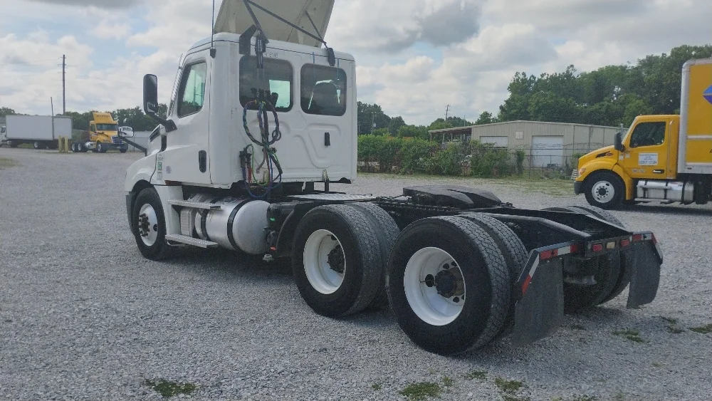 2022 Freightliner Cascadia in Tuscumbia, AL — photo 5