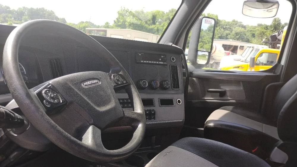 2022 Freightliner Cascadia in Tuscumbia, AL — photo 10