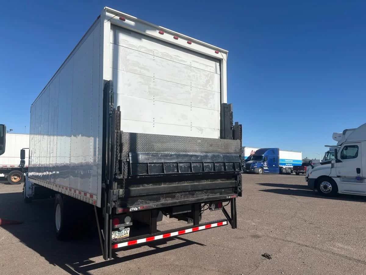 2016 Freightliner M2 106 in Phoenix, AZ — photo 6