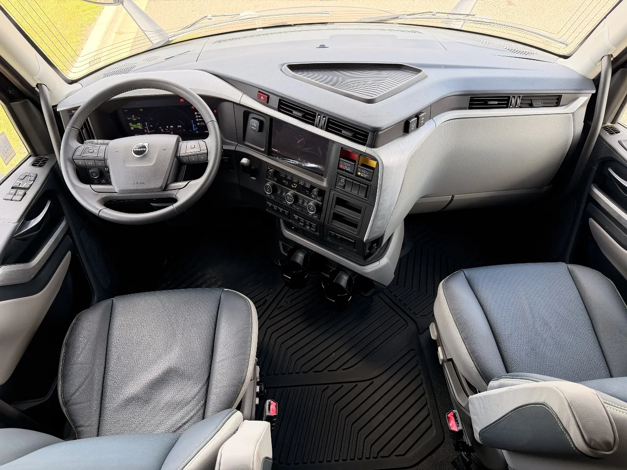 2027 Volvo in Sauk Rapids, MN — photo 9