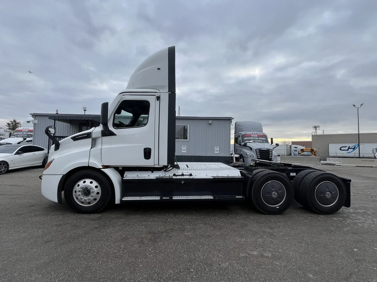 2024 Freightliner eCascadia in Mississauga, ON — photo 15
