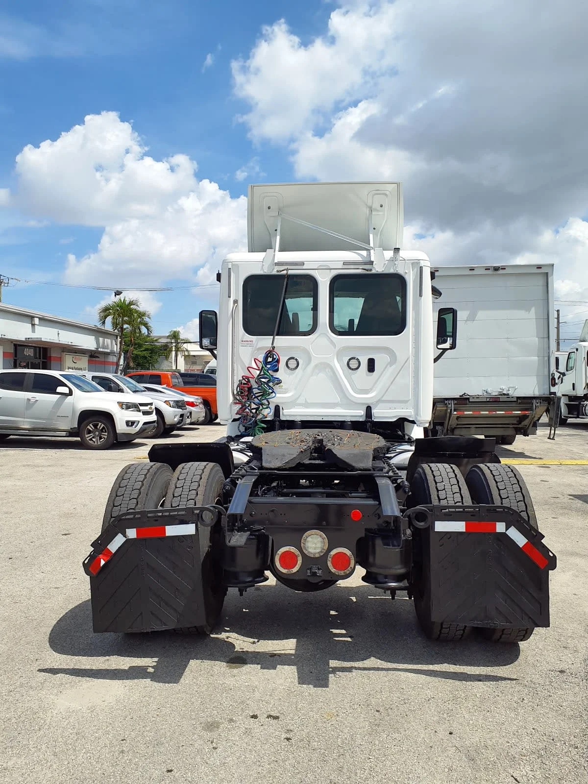 2018 Freightliner Cascadia in Miami, FL — photo 5