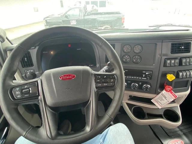 2027 Peterbilt 579 in Lima, OH — photo 6