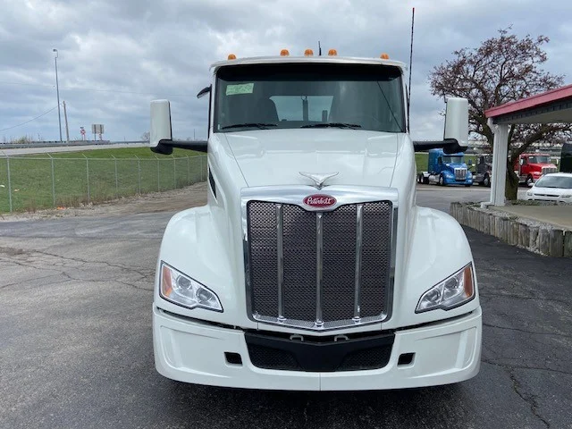 2027 Peterbilt 579 in Lima, OH — photo 3