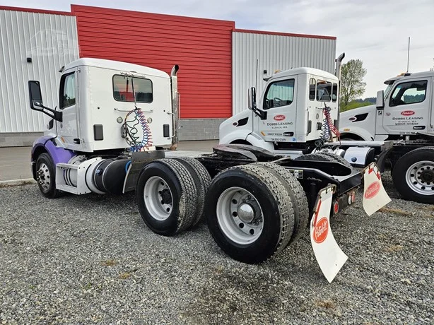 2019 PETERBILT 579 - image 3