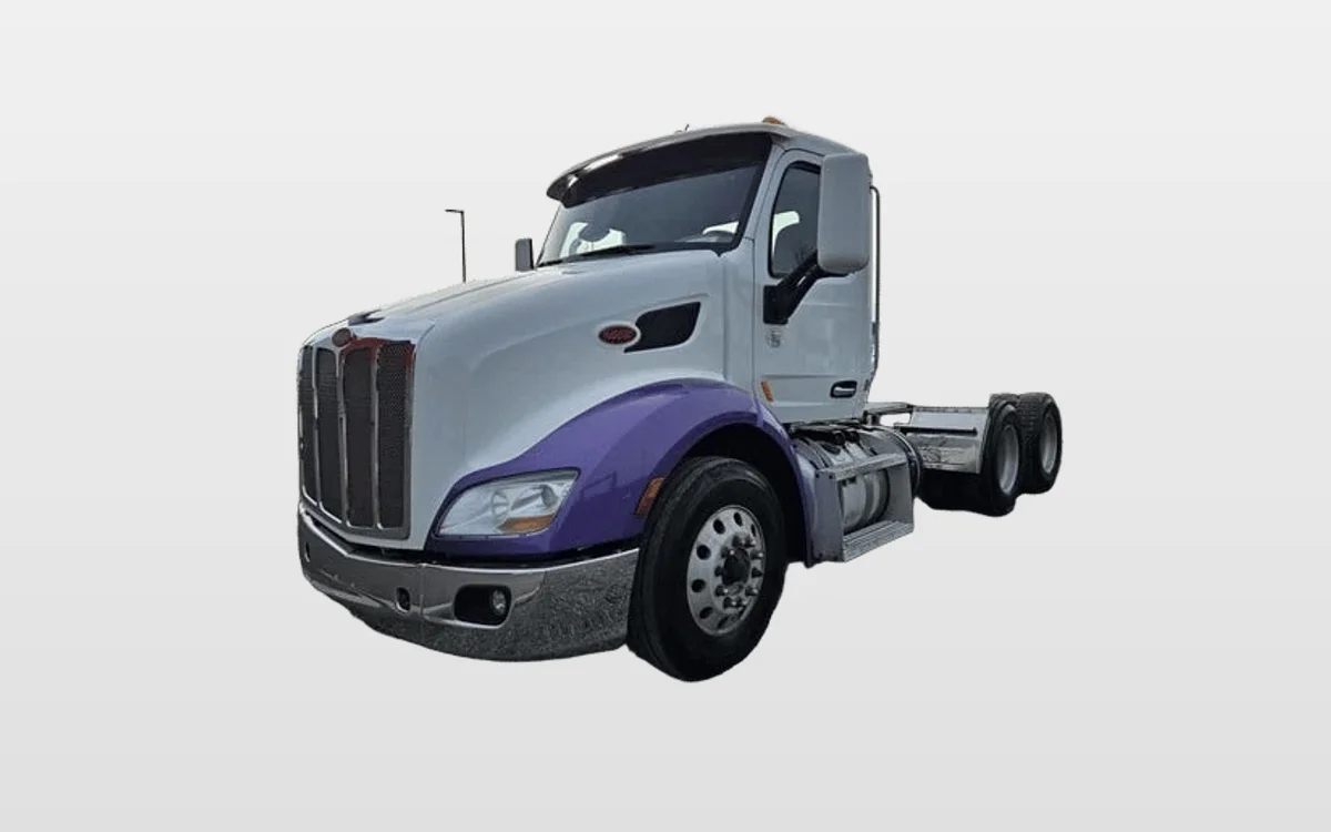 2019 PETERBILT 579 - image 1