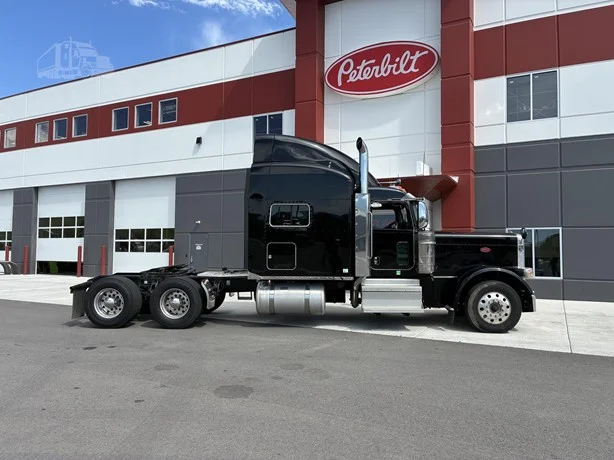 2022 Peterbilt 389 in Missoula, MT — photo 6
