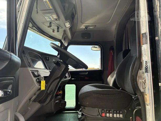 2022 Peterbilt 389 in Missoula, MT — photo 9