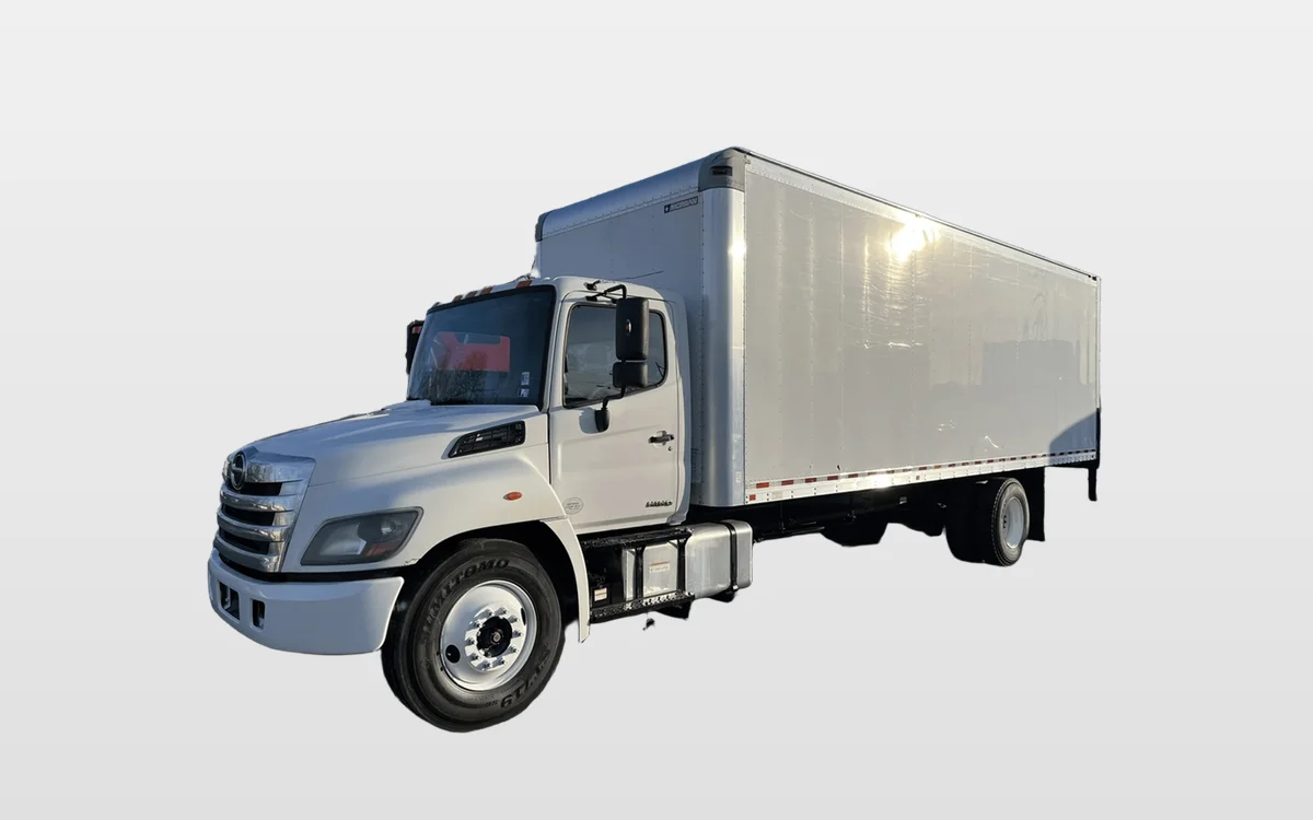 2017 Hino 268 - image 1