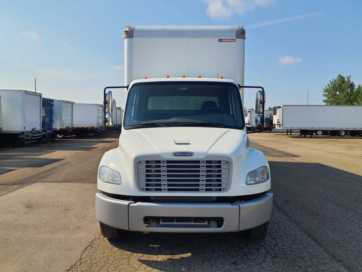 2018 Freightliner M2 106 - image 2