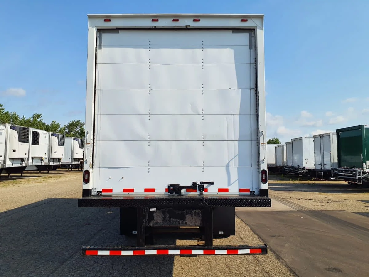 2018 Freightliner M2 106 - image 5