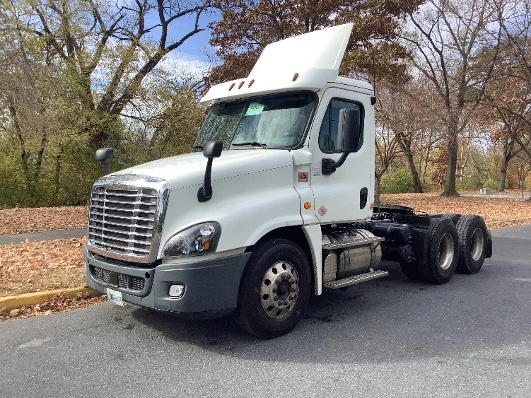 2018 Freightliner Cascadia in Reading, PA — photo 3