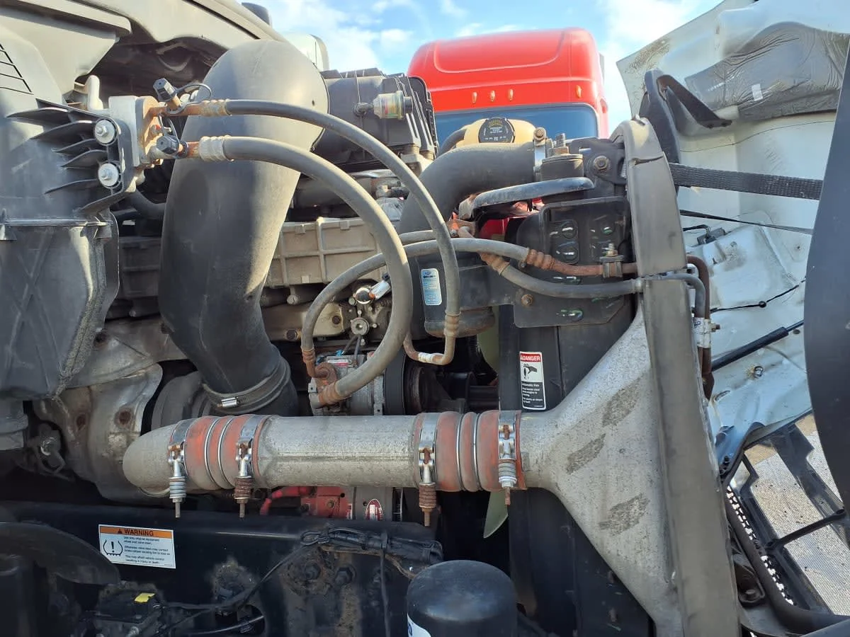 2020 Freightliner Cascadia in Minneapolis, MN — photo 11