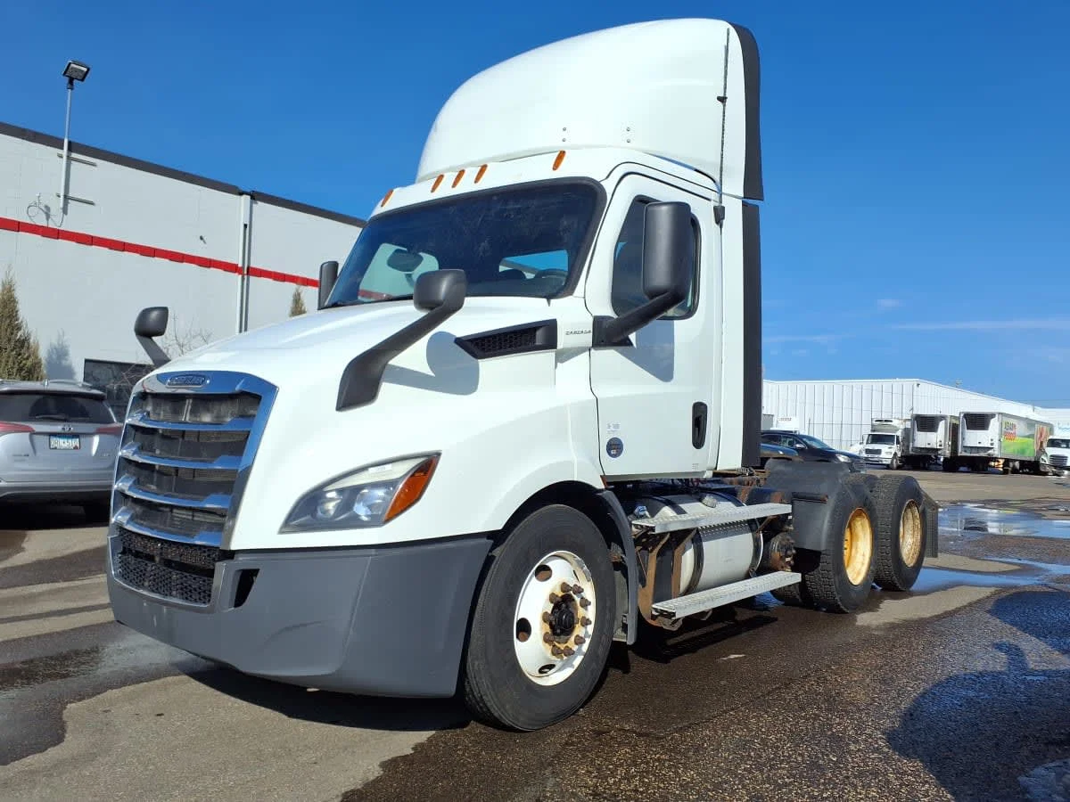 2020 Freightliner Cascadia in Minneapolis, MN