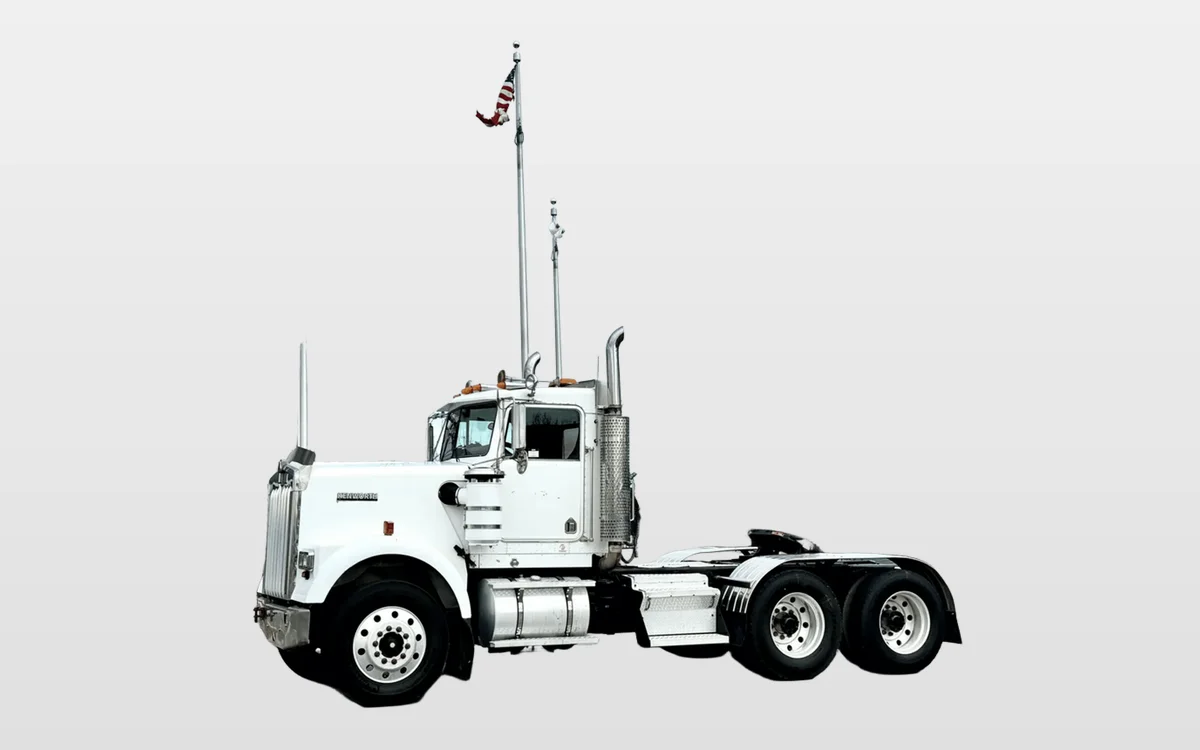 2003 Kenworth W900 - image 1