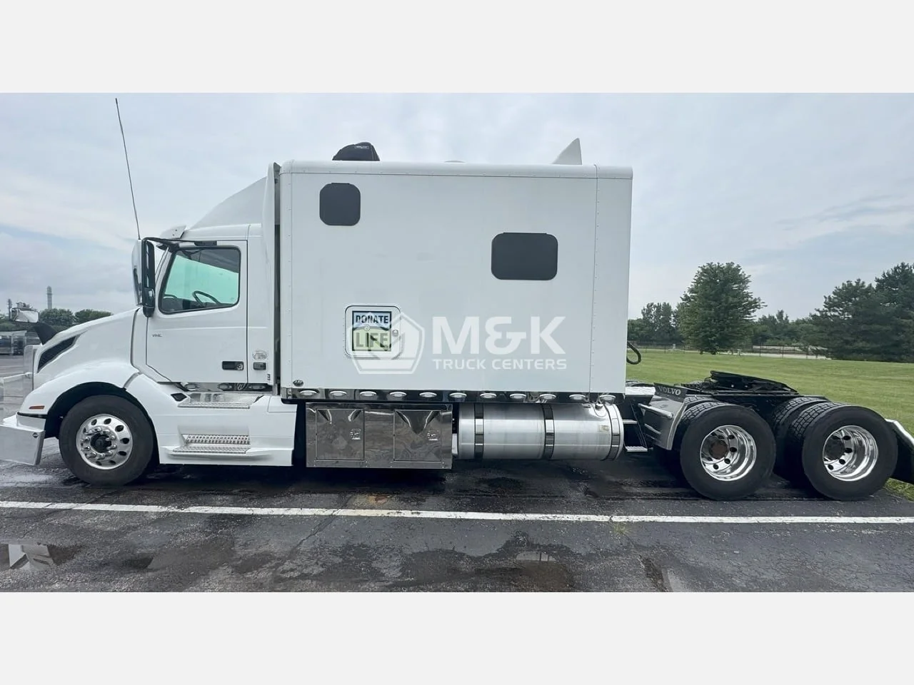 2024 Volvo VNL 300