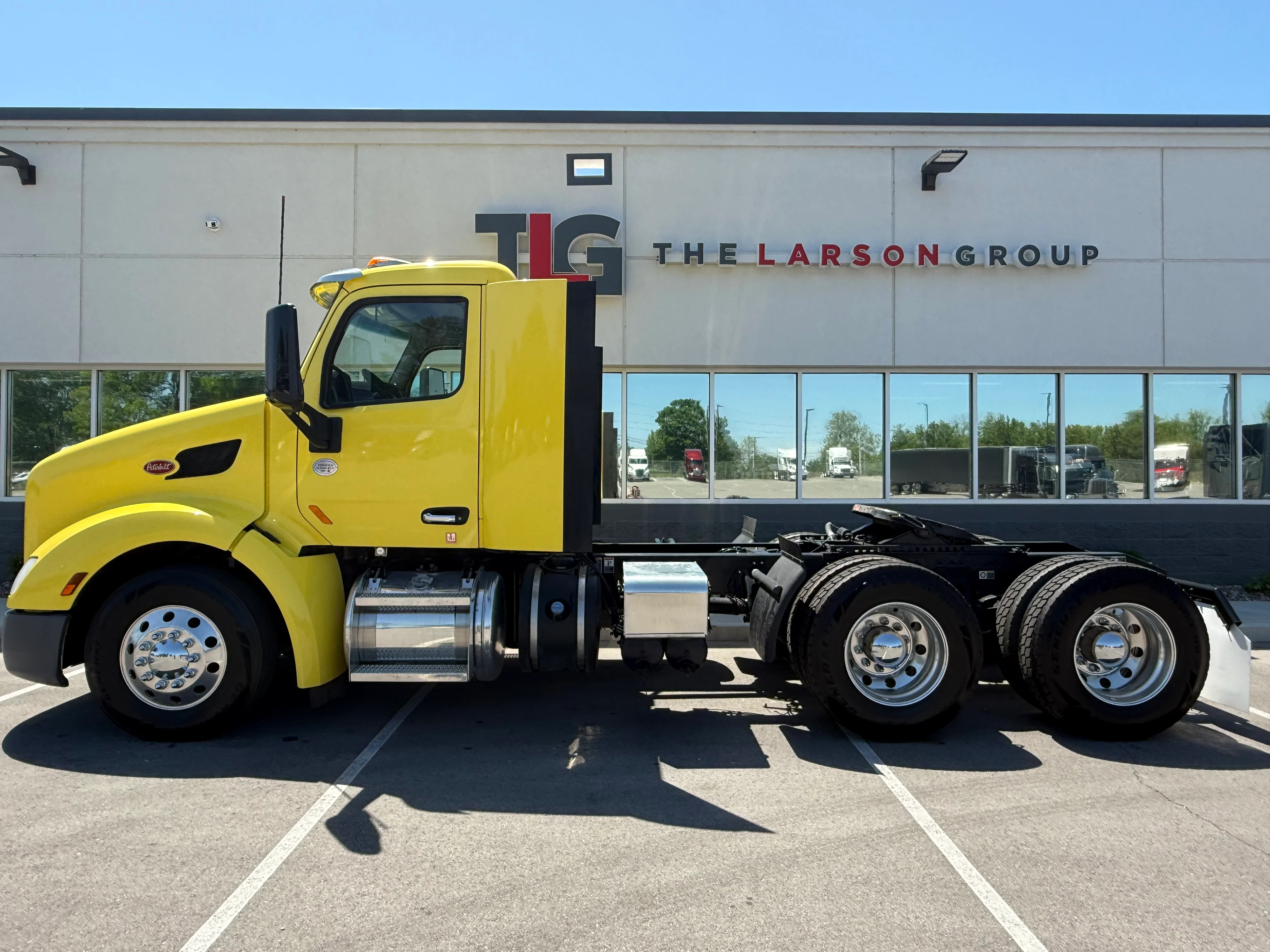 2021 Peterbilt 579 in Louisville, KY — photo 2